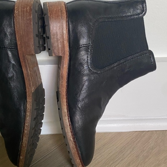 Johnston & Murphy Women's Black Leather Chelsea Pull On Quality Ankle Bo… - Picture 10 of 10